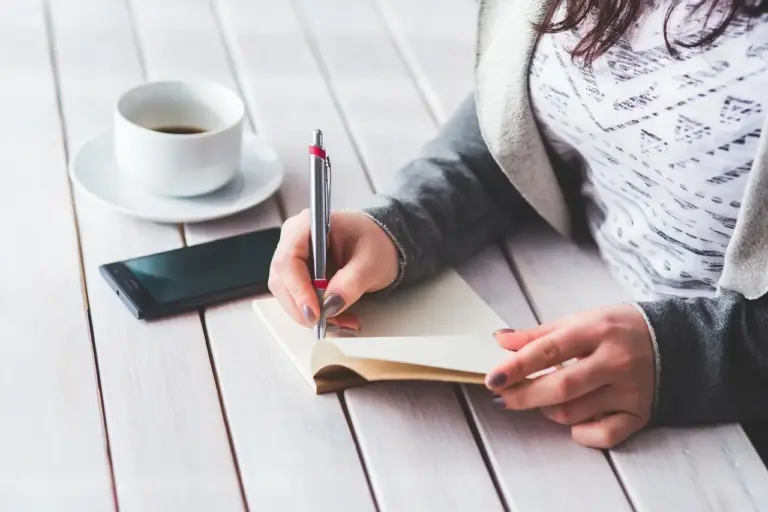 Woman - Accurate English vs MyAccentWay: Which American Accent Training Fits You? | MyAccentWay